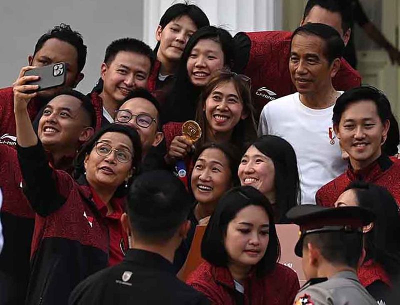presiden-jokowi-menyerahkan-bonus-sea-games-12