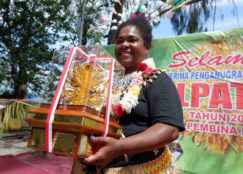 penghargaan-kalpataru-papua-1
