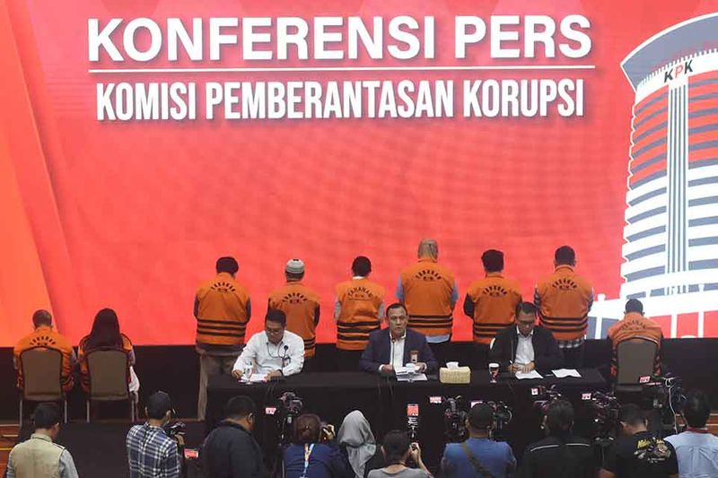 penahanan-tersangka-korupsi-tunjangan-kinerja-di-ditjen-minerba-kementerian-esdm