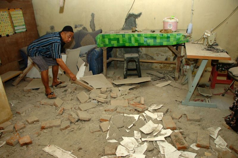 antarafoto-dampak-gempa-bumi-satu-rumah-rusak-30062023-ol-3