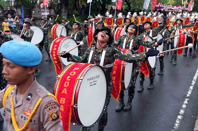 parade-defile-hari-bhayangkara-ke-77-1