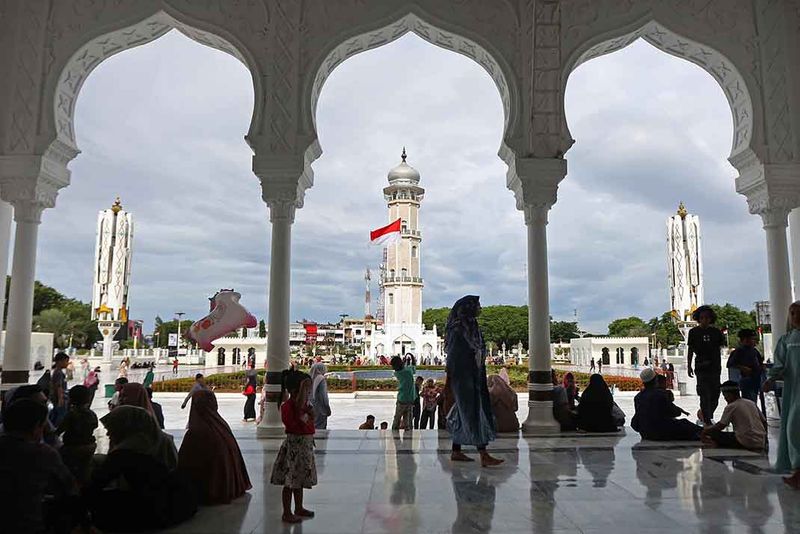 wisata-religi-masjid-raya-baiturrahman-aceh-2. E-katalog