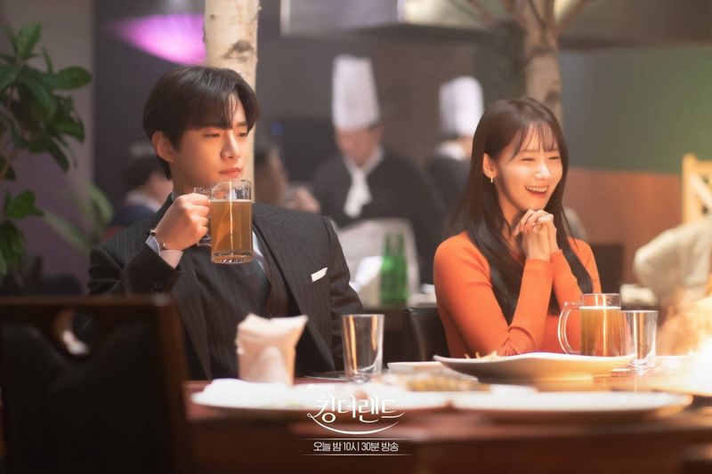 Im Yoona SNSD dan Lee Junho 2PM Dikabarkan Berkencan, Cinlok di King The Land?