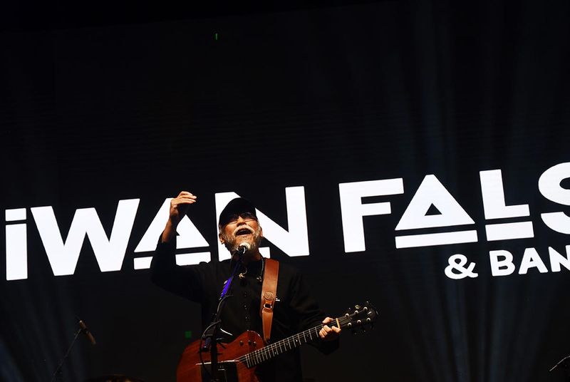 iwan-fals-madiun-1