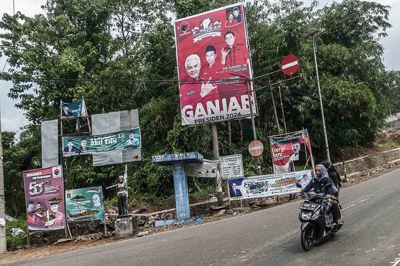 pemasangan-alat-peraga-kampanye-mulai-marak-4