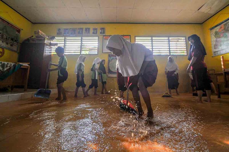 sekolah-terdampak-banjir-di-jambi-2