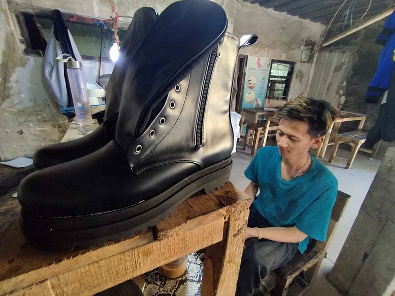 Produksi Sepatu Baleendah-5