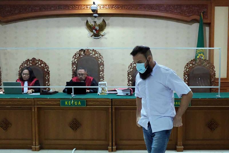 sidang-vonis-kasus-penerbitan-ktp-ilegal-bali-5