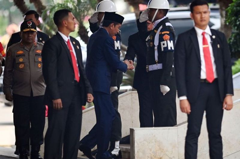Presiden-Hadiri-Sidang-RAPBN-di-DPR-160823-APP-1_1