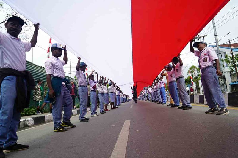 merah-putih-2023-meter-wamena-papua-3