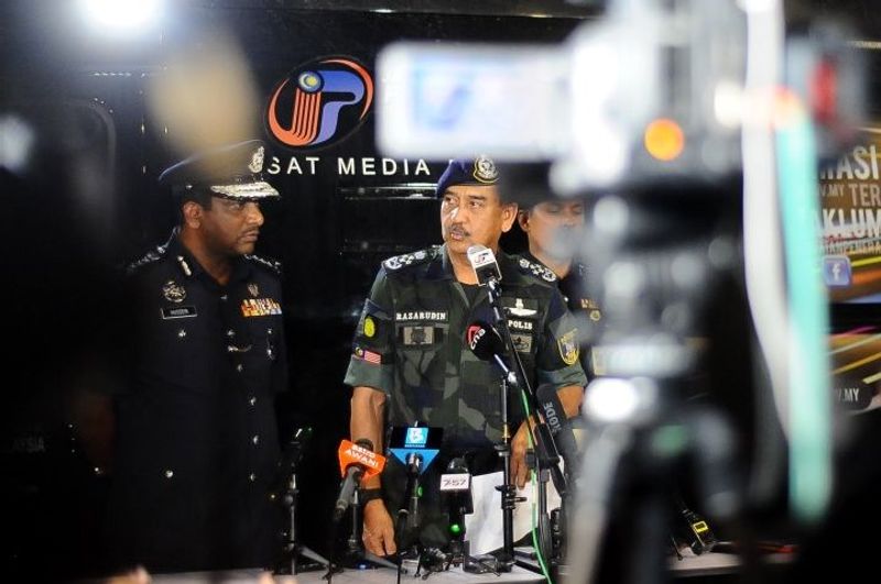 PESAWAT_MEMBAWA_DELAPAN_ORANG_JATUH_DI_MALAYSIA_170823_Rafi_5