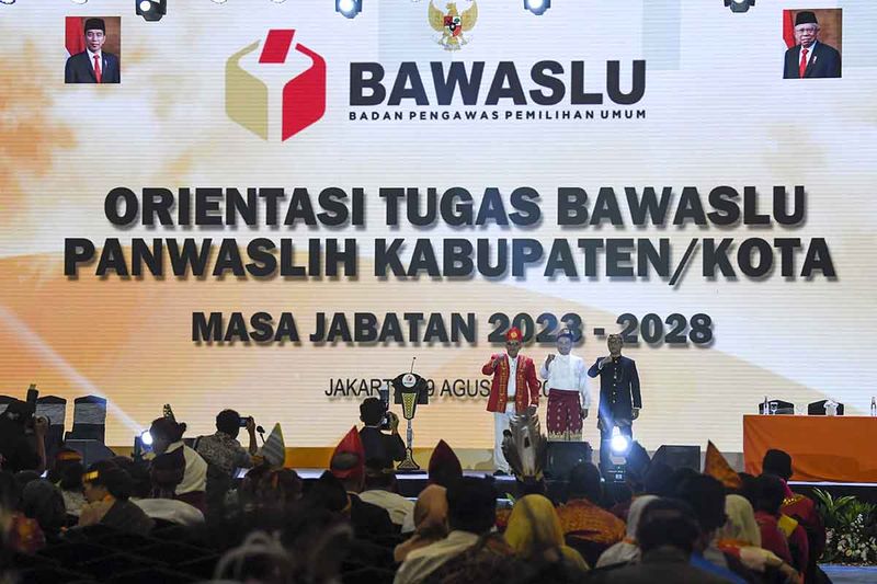 pelantikan-anggota-bawaslu-2023-2028-13a