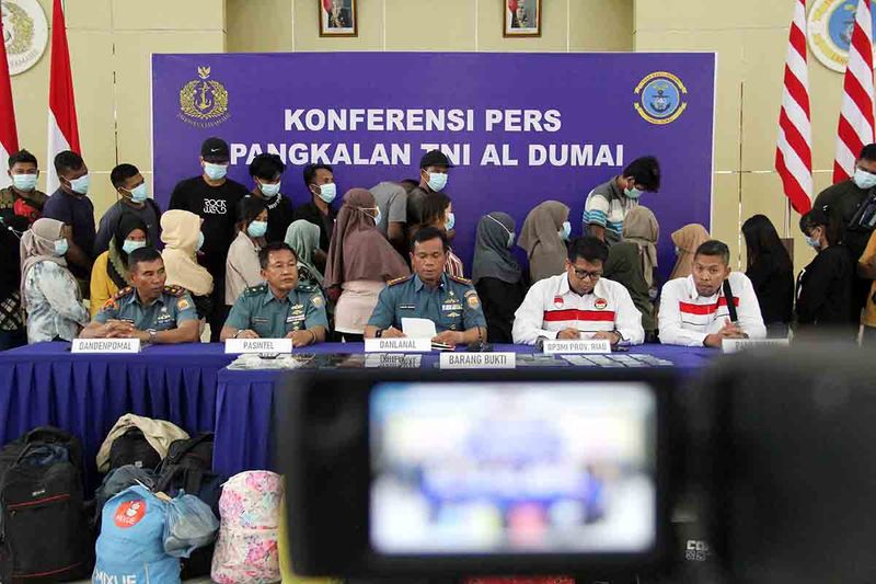 tni-al-gagalkan-penyelundupan-calon-pekerja-migran-ilegal-6