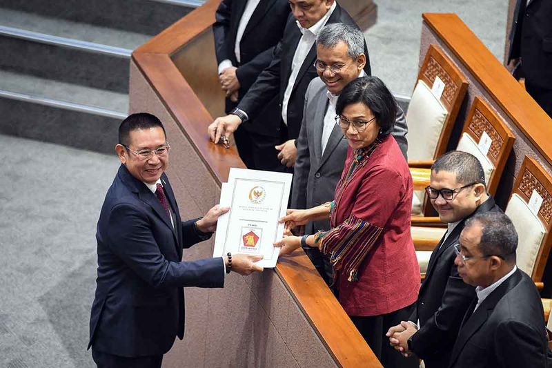 rapat-paripurna-dpr-bahas-ruu-apbn-8
