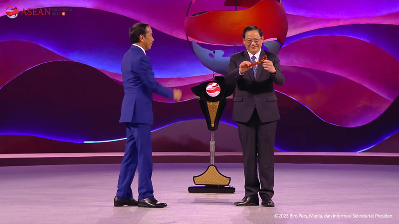 Presiden Jokowi dan PM Sonexay Siphandone KTT ASEAN