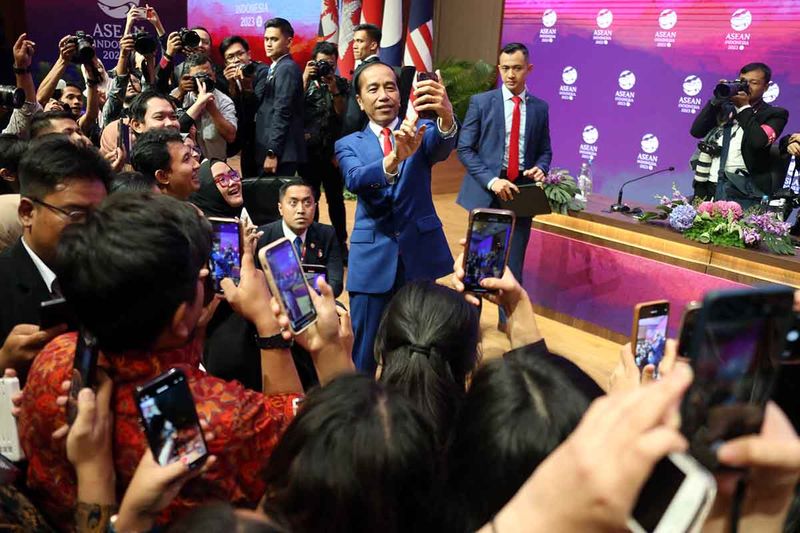 jokowi-prescon ASEAN budi-1