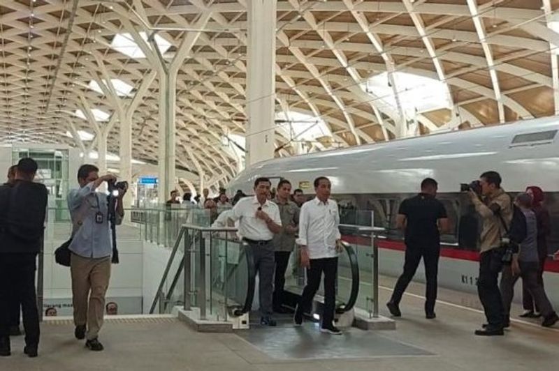 Presiden Uji Kereta Cepat