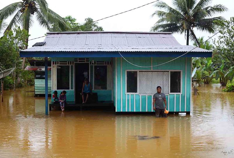 banjir-luapan-sungai-waleh-di-kabupaten-halmahera-tengah-2