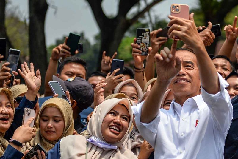 presiden-kunjungi-pt-pindad-di-bandung-9