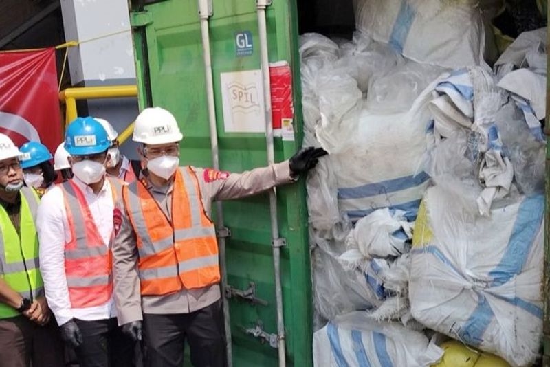 pakaian bekas impor dari Malaysia