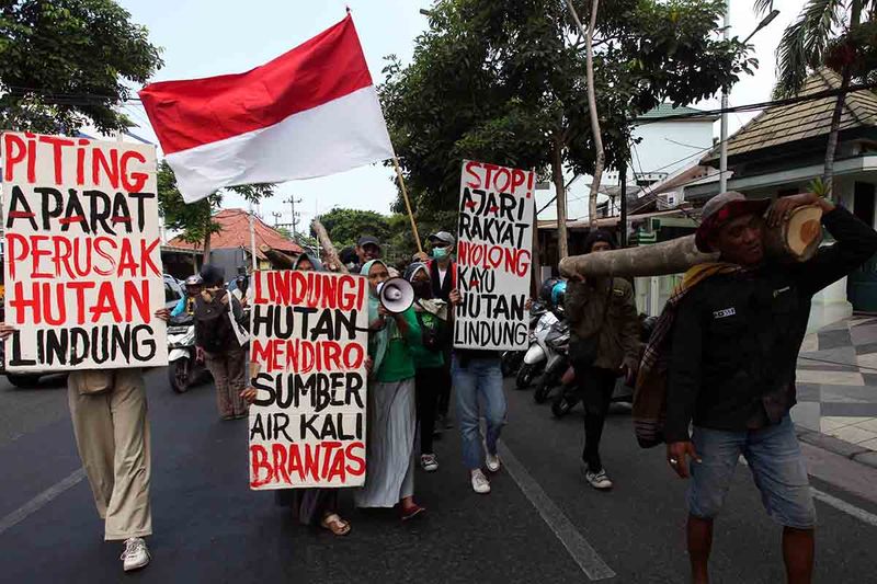 aksi-aktivis-lingkungan-hidup-di-surabaya-1