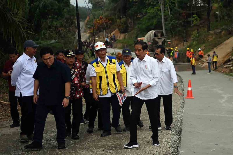 presiden-jokowi-meninjau-penanganan-inpres-jalan-daerah-8