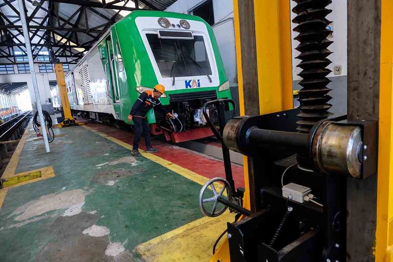 perawatan-rutin-kereta-api-5
