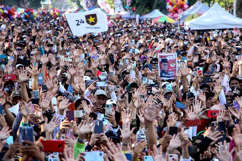 jalan-gembira-bersama Bacapres anies Bacawapres muhaimin-di-makassar-6