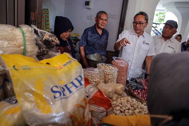 menteri-perdagangan-tinjau-pasar-johar-semarang-2