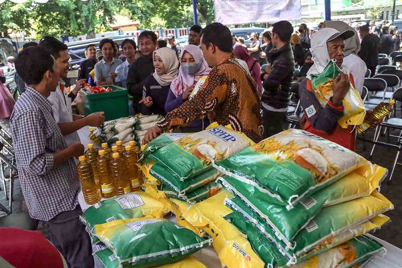 gerakan-pasar-murah-dan-bantuan-sosial-di-semarang-7 bansos