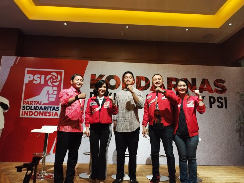 Raja Juli Antoni dalam konferensi Pers Pelantikan Kaesang Pangarep sebagai Ketua Umum PSI
