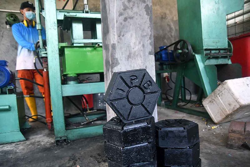 pembuatan-paving-block-dari-sampah-plastik-6
