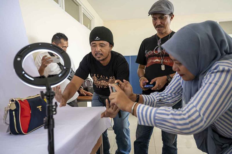 pelatihan-fotografi-pedagang-pasar-01