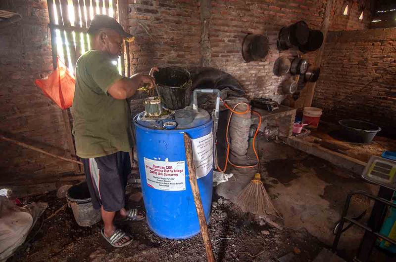 mandiri energi biogas-dari-eceng-gondok-7