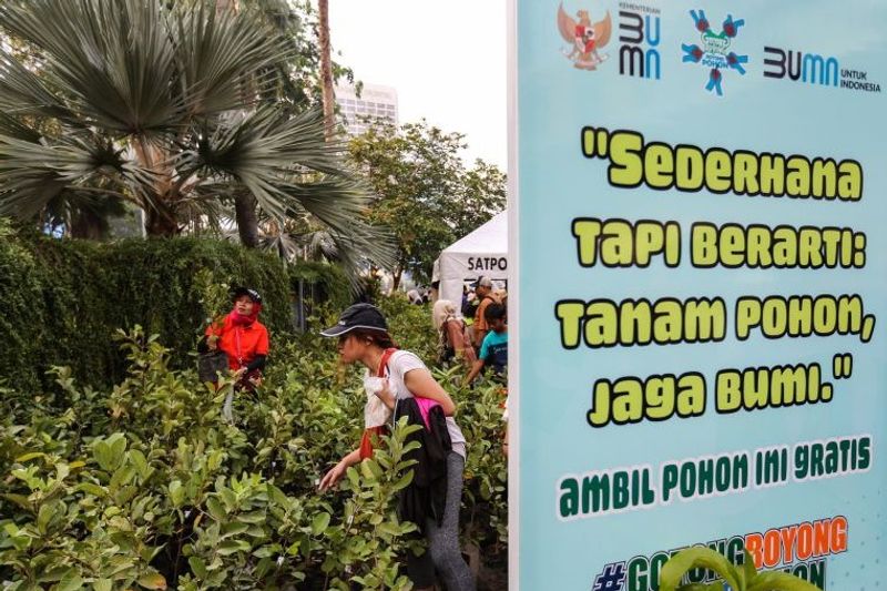 antarafoto-program-gotong-royong-boyong-pohon-01102023-ada-3 atasi polusi Jakarta