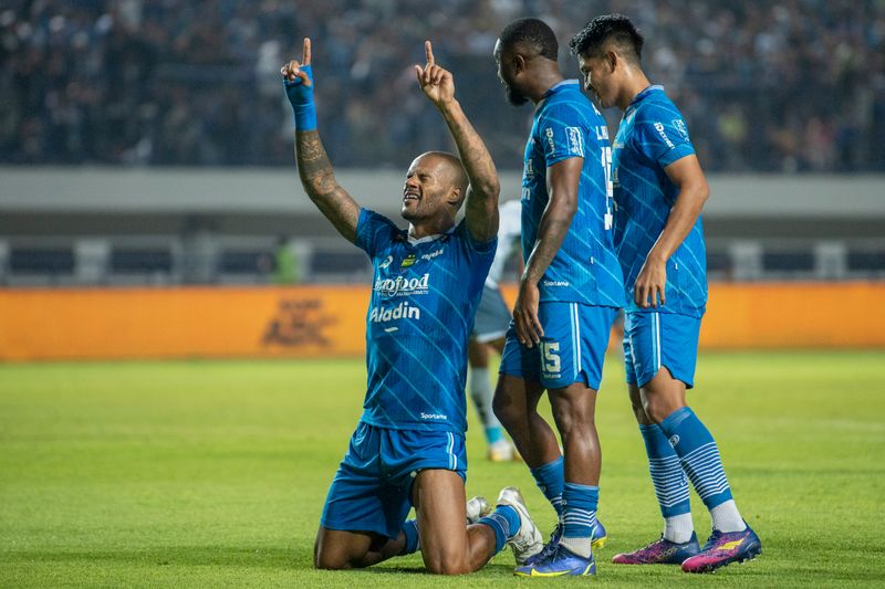 antarafoto persib bandung-menang-atas-persita-011023-agr-4