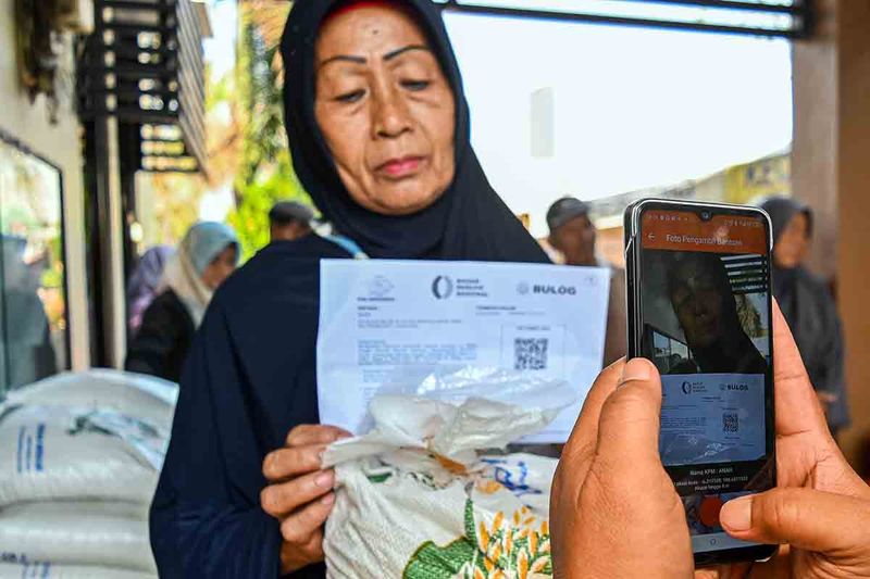 penyaluran-bantuan beras cadangan-pemerintah-tahap-2-1
