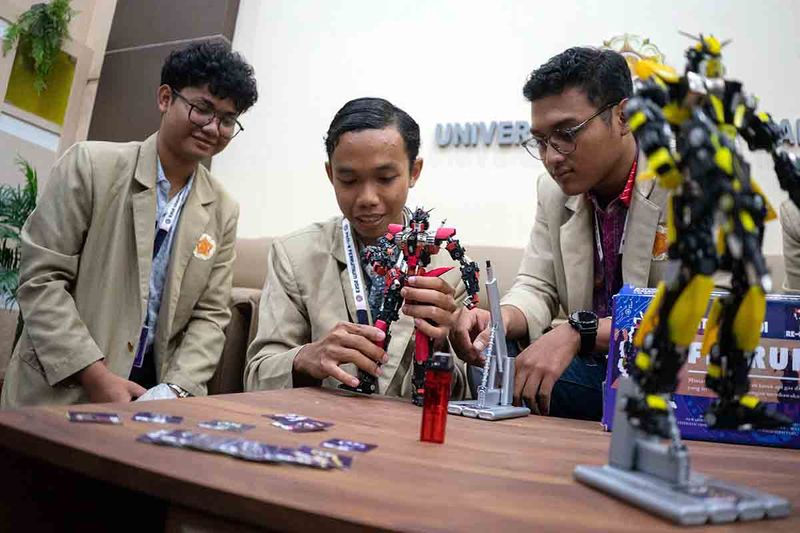 action-figure-berbahan-limbah-karya-mahasiswa-ugm-1