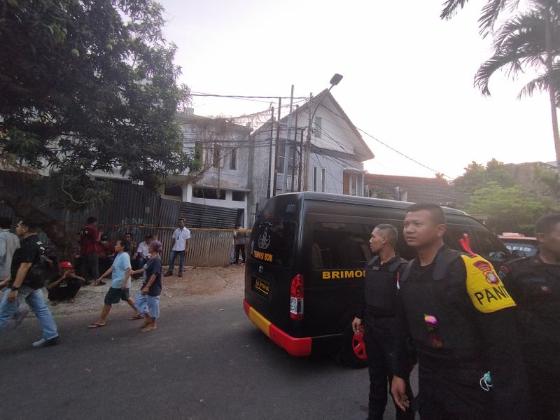 Tim Gegana di Lokasi Ledakan