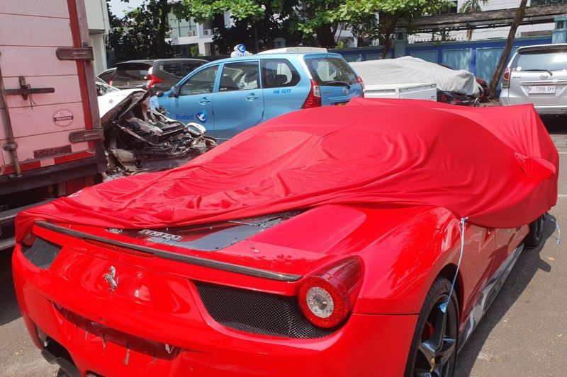 Ferrari milik RAS di Polda Metro Jaya