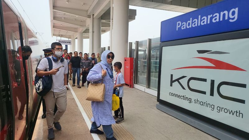 Penumpang Jadwal Whoosh KCIC