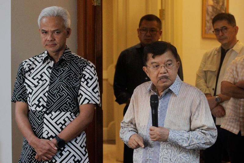 antarafoto-ganjar-pranowo-silahturahmi-di-kediaman JK 191123-hr-5 (1)