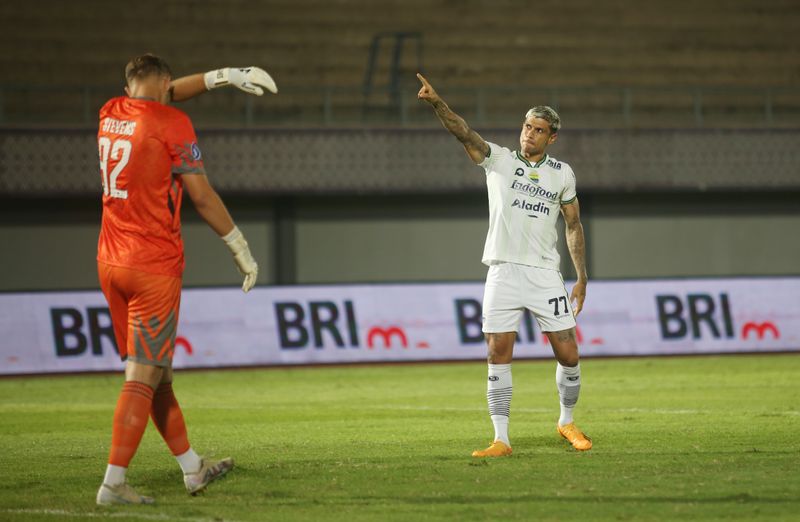 antarafoto-dewa-united-kalah-dari persib 26112023-bal-3