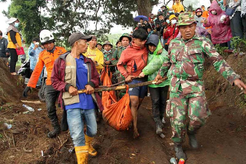 evakuasi-korban-erupsi-gunung marapi 05122023-map-1