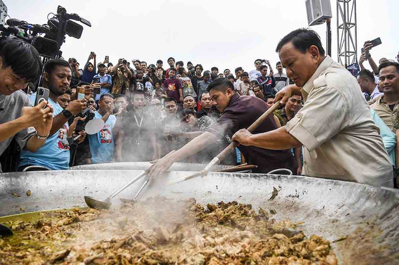 prabowo memasak-bersama-bobon-santoso-di-cilincing-08122023-gp-7