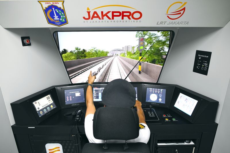 antarafoto-standar-operasi-masinis-lrt-jakarta-21122023-mrh-4
