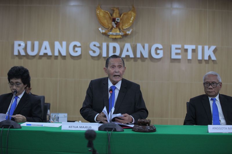 antarafoto-sidang-etik-dewas kpk putusan-firly-bahuri-271223-rn-4