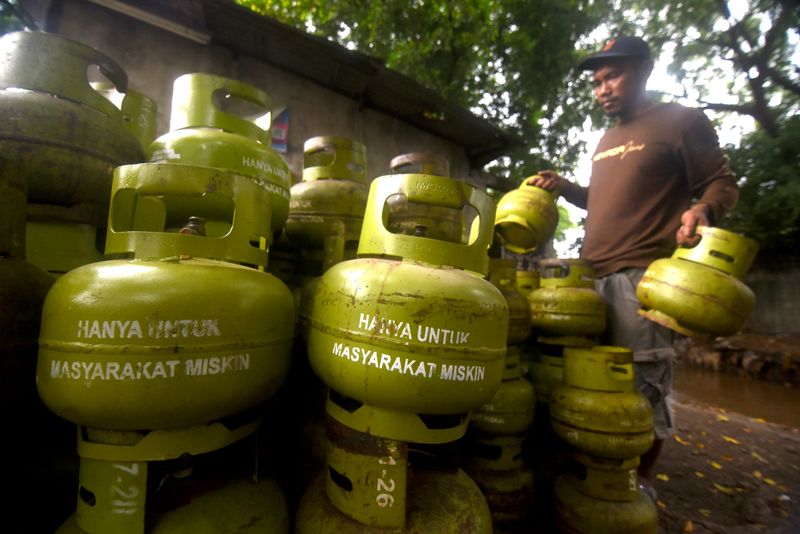 antarafoto-aturan-baru-pembelian-lpg-3-kg-subsidi-020124-ies-1-1