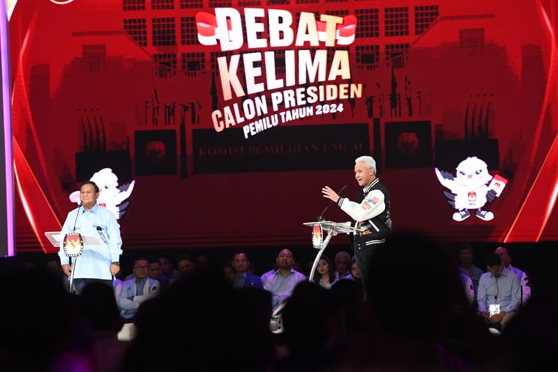 antarafoto-debat-pilpres-kelima-sesi3-040223-mrh-1 ganjar