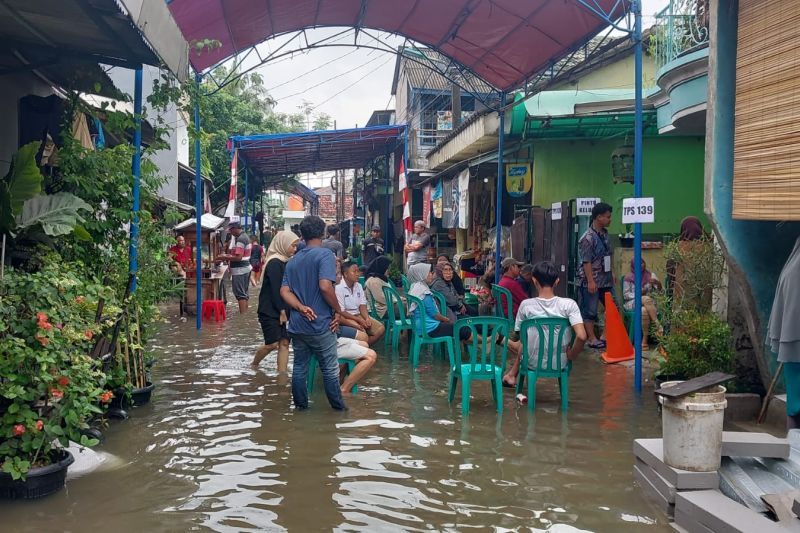 TPS terendam banjir